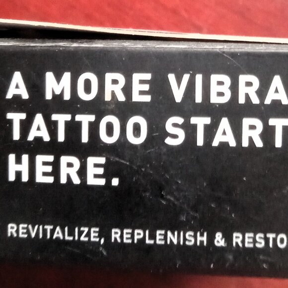 MAD RABBIT TATTOO CARE - ENHANCE - FRANKINCENSE & LAVENDER BALM 1.7 OZ - Picture 6 of 9